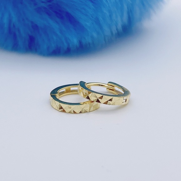 Silver Huggies Diamond Cut Hoops/Geometric Huggie Earrings- 10mm Gold SH… - Picture 12 of 12